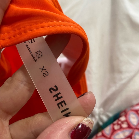 🤍3/35 neon orange bikini set - Picture 4 of 4